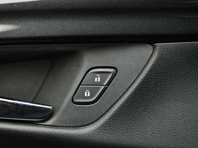 Used 2025 Chevrolet TrailBlazer LT AWD/4WD image 16