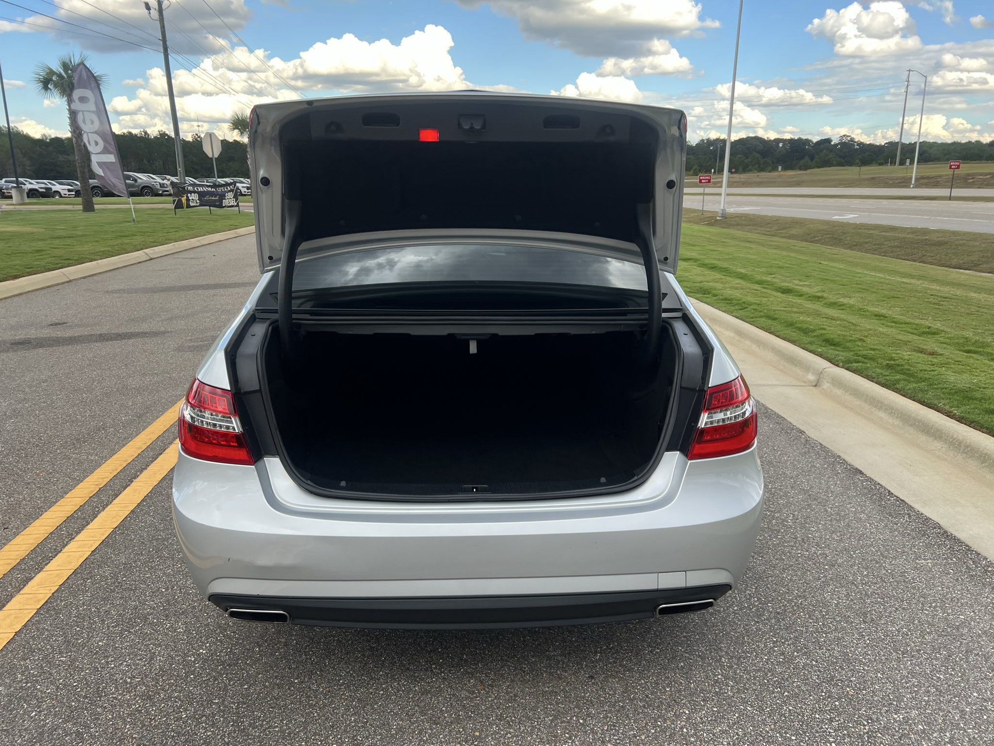 Used 2011 Mercedes-Benz E 350 Sedan image 7