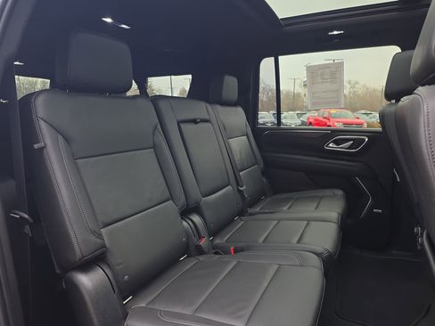 Used 2021 Chevrolet Suburban LT image 34