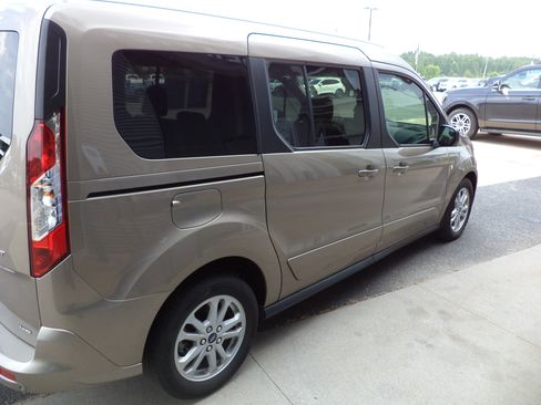 Used 2020 Ford Transit Connect XLT image 5