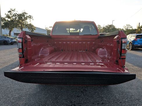 Used 2025 Nissan Frontier SV RWD image 13