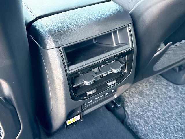 New 2026 Jeep Grand Cherokee Limited AWD/4WD image 19