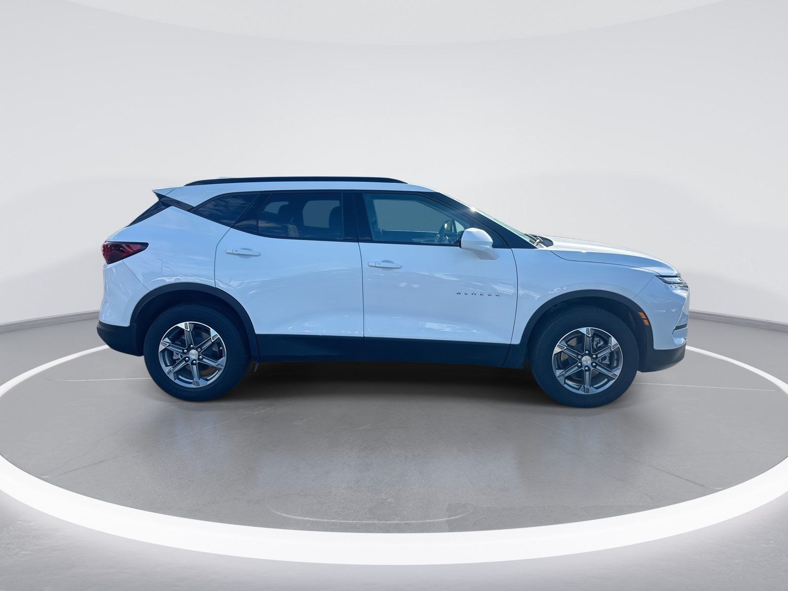 Used 2024 Chevrolet Blazer LT w/ Convenience Package FWD image 10