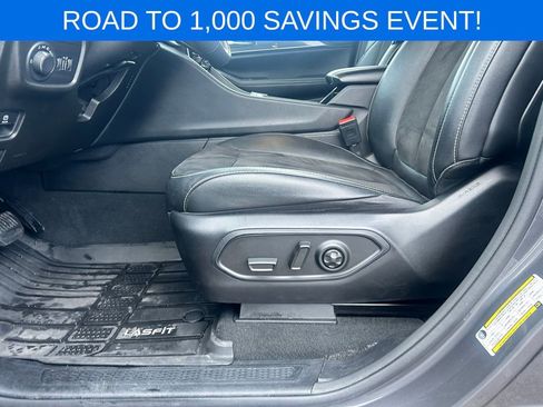 Used 2023 Jeep Grand Cherokee L Laredo image 14