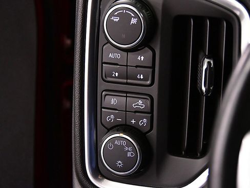 Used 2019 Chevrolet Silverado 1500 RST image 22