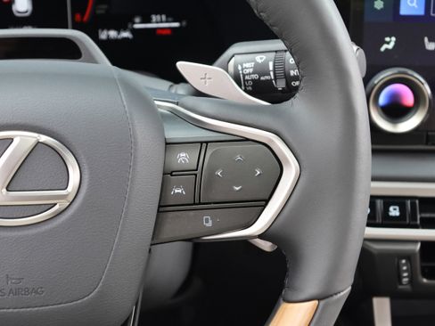 Used 2025 Lexus RX 350 Premium Plus w/ Convenience Package FWD image 21