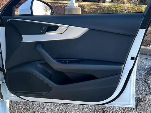 Used 2018 Audi A4 2.0T Premium image 22