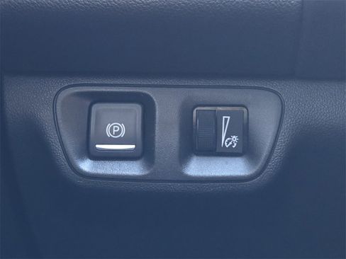 Used 2022 GMC Acadia AT4 image 17