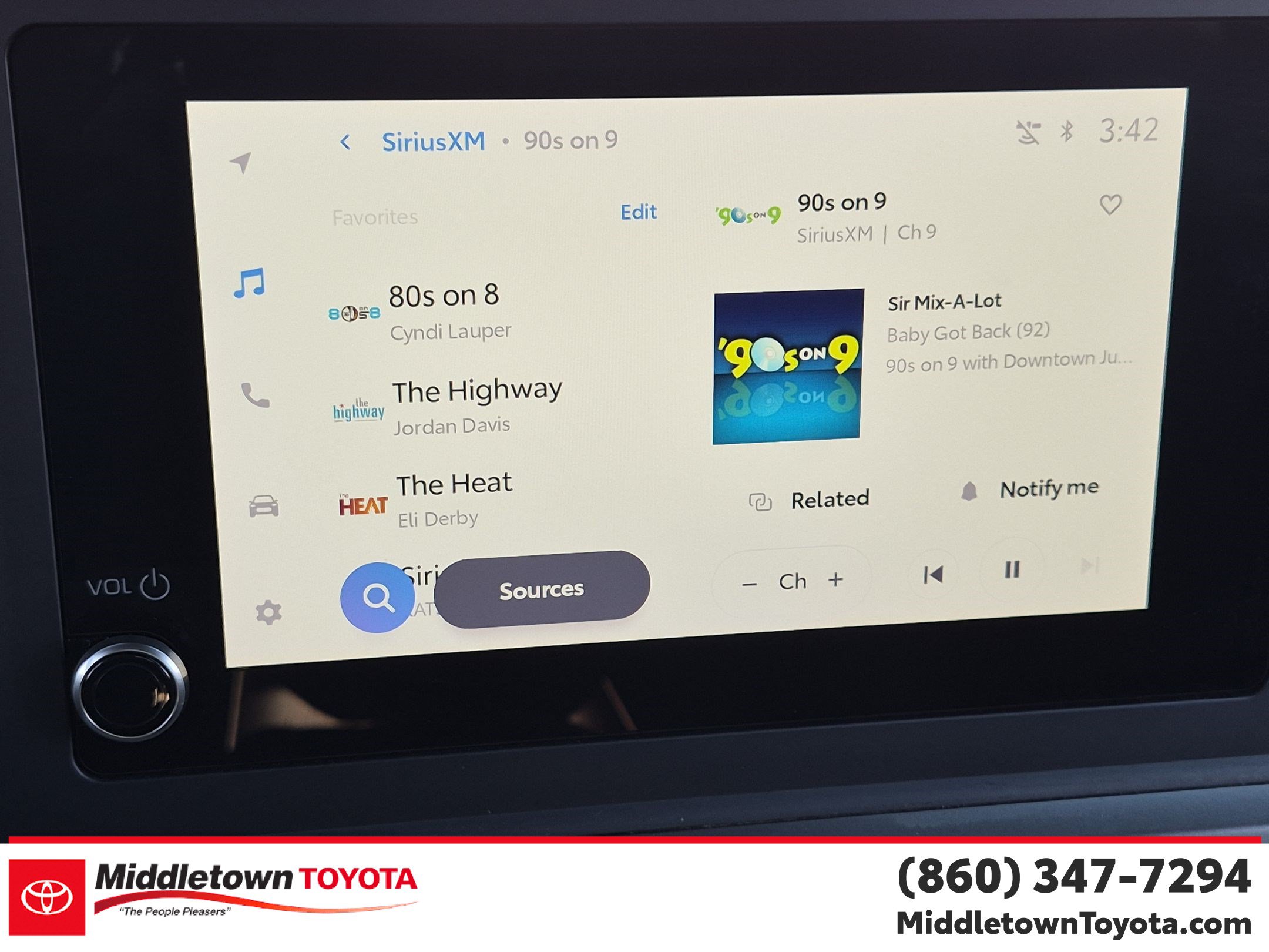 Used 2025 Toyota Tacoma SR5 AWD/4WD image 22