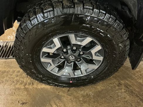 Certified 2023 Toyota Tacoma TRD Off-Road image 9