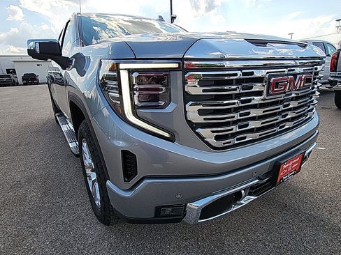New 2026 GMC Sierra 1500 Denali w/ Technology Package image 13