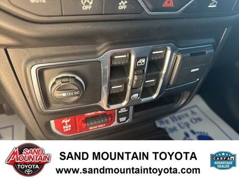 Used 2023 Jeep Wrangler Rubicon image 22