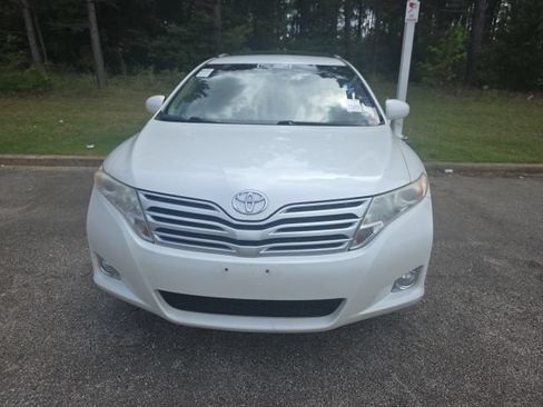 Used 2010 Toyota Venza FWD image 2