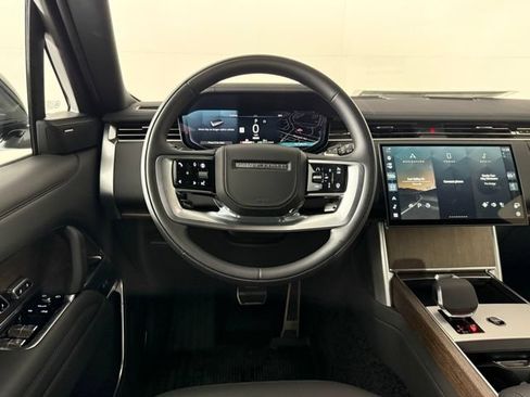 Used 2025 Land Rover Range Rover SE AWD/4WD image 25
