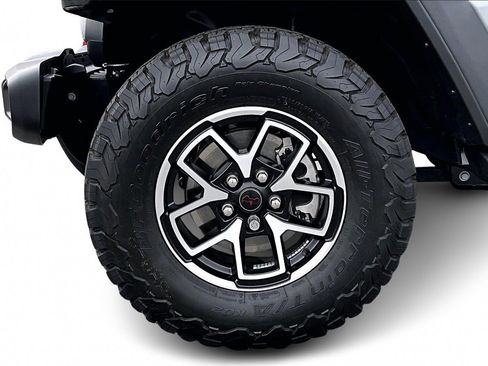 Used 2024 Jeep Wrangler Rubicon w/ Safety Group image 30