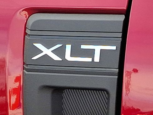 New 2025 Ford Maverick XLT w/ XLT Luxury Package image 21