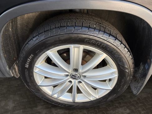 Used 2012 Volkswagen Tiguan S AWD/4WD image 36