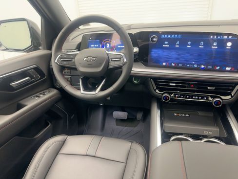 New 2026 Chevrolet Suburban RST image 28