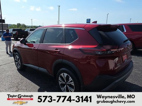 Used 2023 Nissan Rogue SV AWD/4WD image 6