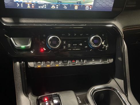 Used 2026 GMC Sierra 1500 AT4 w/ AT4 Premium Package AWD/4WD image 11