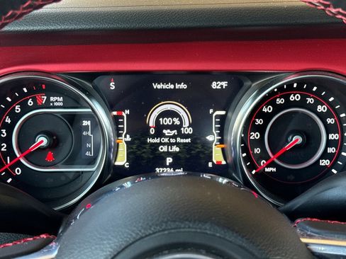 Used 2022 Jeep Gladiator Rubicon w/ Trailer Tow Package AWD/4WD image 25