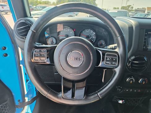 Used 2017 Jeep Wrangler Sahara AWD/4WD image 16