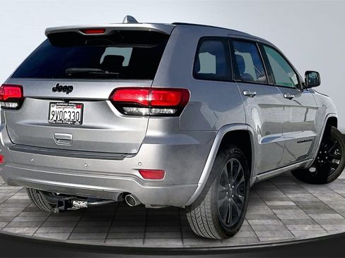 Used 2019 Jeep Grand Cherokee Altitude image 14