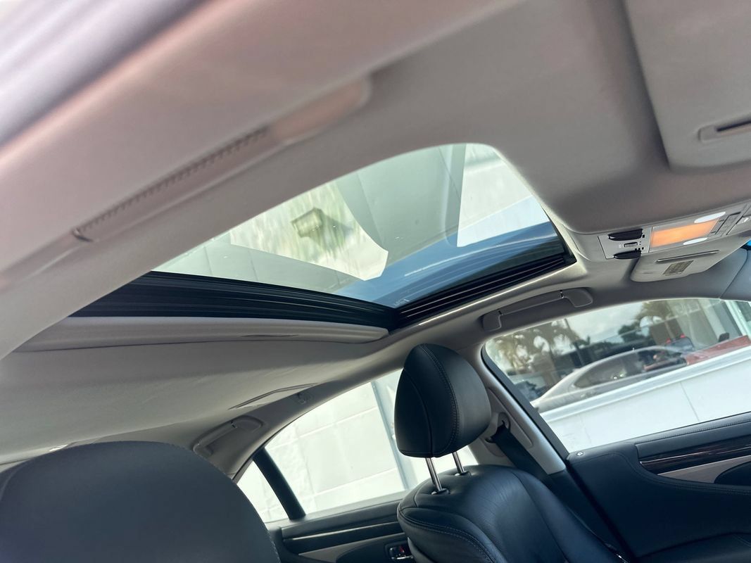 Used 2014 Lexus LS 460 w/ Comfort Package RWD image 32