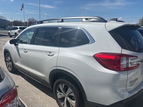 Used 2023 Subaru Ascent Premium w/ Convenience Package image 3