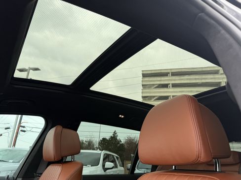 Used 2022 BMW X7 xDrive40i w/ M Sport Package image 14