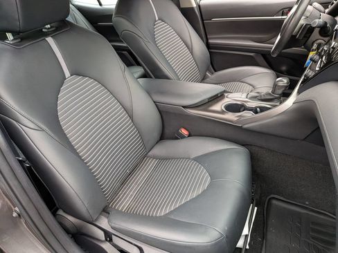 Used 2024 Toyota Camry SE FWD image 31