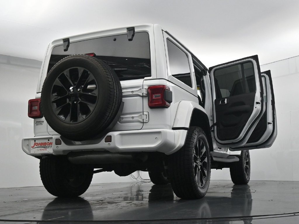Used 2022 Jeep Wrangler Unlimited Sahara AWD/4WD image 44