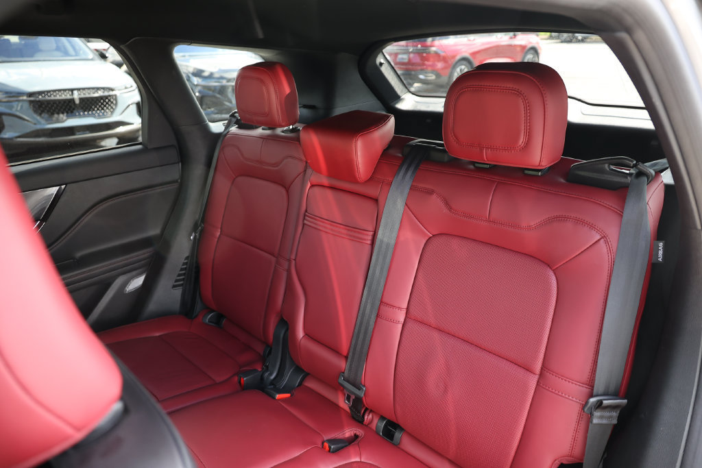 Certified 2024 Lincoln Corsair Reserve w/ Jet Appearance Package AWD/4WD image 40