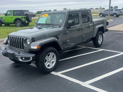 Used 2022 Jeep Gladiator Sport AWD/4WD image 3