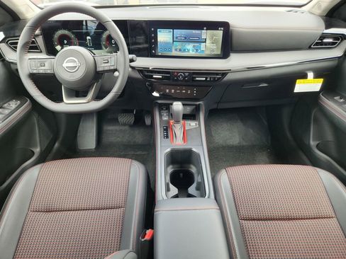 New 2025 Nissan Kicks SR image 11