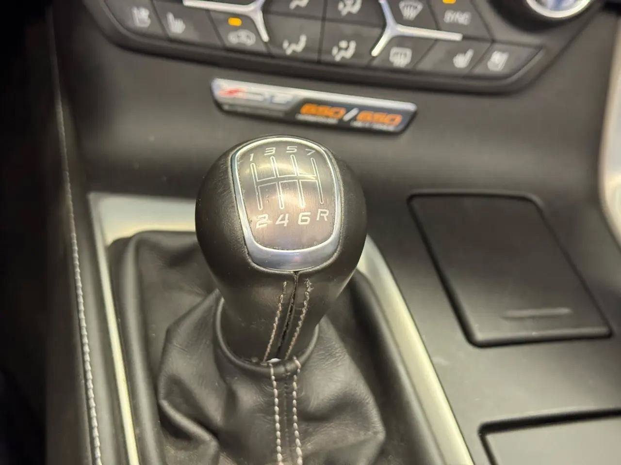 Used 2015 Chevrolet Corvette Z06 w/ 3LZ Preferred Equipment Group RWD image 17