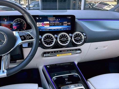 Used 2025 Mercedes-Benz GLA 250 image 6