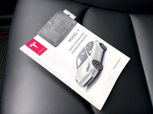 Used 2021 Tesla Model Y Long Range image 14