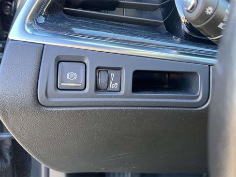 Certified 2023 Cadillac XT5 Premium Luxury image 19