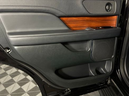 Used 2024 Lincoln Navigator Reserve image 29
