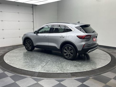 Certified 2024 Ford Escape Platinum AWD/4WD image 2