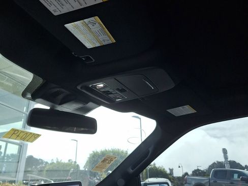 Used 2025 Ford F150 Lightning Lariat image 13