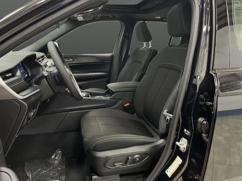 New 2025 Jeep Grand Cherokee Laredo X w/ Trailer Tow Package image 4