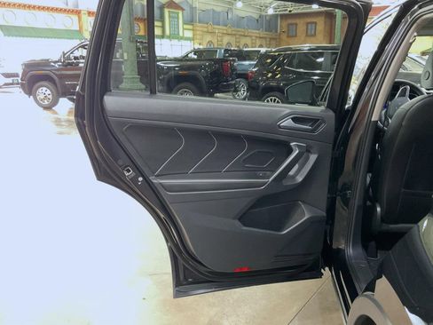 Used 2024 Volkswagen Tiguan SE AWD/4WD image 20