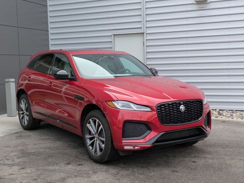 New 2026 Jaguar F-PACE R-Dynamic S image 6
