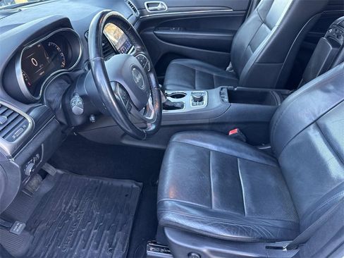 Used 2020 Jeep Grand Cherokee Limited w/ Luxury Group II image 19