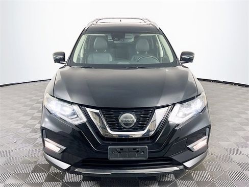 Used 2018 Nissan Rogue SL w/ Premium Package image 3