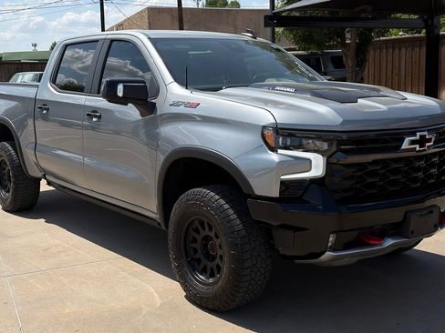 Used 2024 Chevrolet Silverado 1500 ZR2 w/ Technology Package AWD/4WD image 3