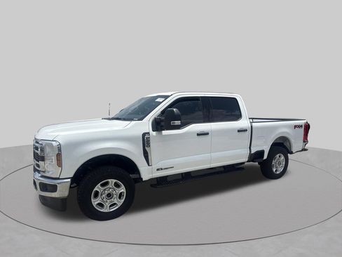 Used 2025 Ford F250 XLT w/ FX4 Off-Road Package AWD/4WD image 2