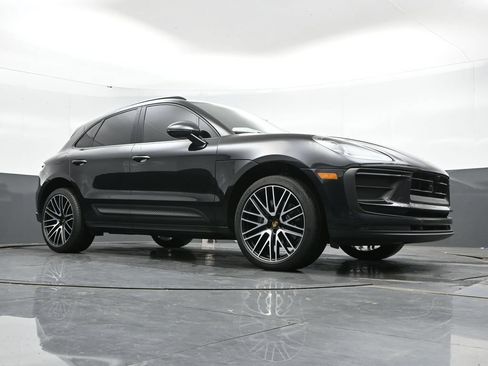 Used 2022 Porsche Macan AWD/4WD image 41